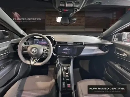 Photo 7 Alfa Romeo Junior  1.2 Ibrida 145ch e-DCT6