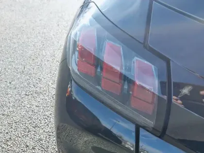 Photo 16 Peugeot 208  PureTech 100 S&S BVM6