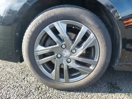 Photo 51 Peugeot 208  PureTech 100 S&S BVM6