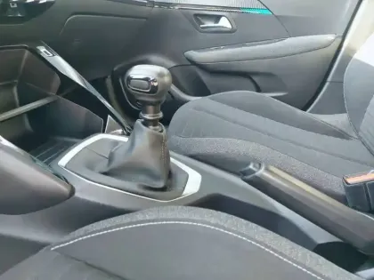 Photo 13 Peugeot 208  PureTech 100 S&S BVM6