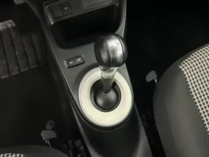 Photo 21 Renault Twingo Gén. III (C07) Ph2 Life 5