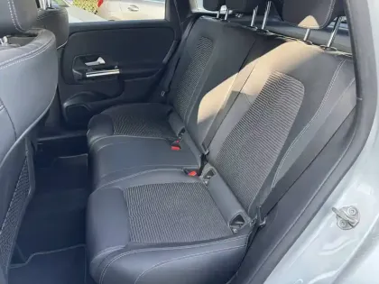 Photo 42 Mercedes Classe B  180 7G-DCT