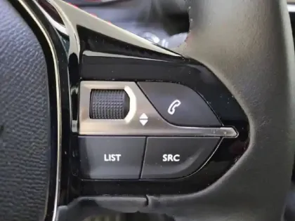 Photo 82 Peugeot 208  PureTech 100 S&S BVM6