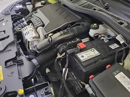 Photo 70 Peugeot 208  PureTech 100 S&S BVM6