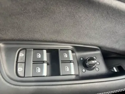 Photo 28 Audi Q8  60 TFSI e 490 Tiptronic 8 quattro