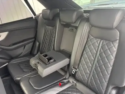 Photo 26 Audi Q8  60 TFSI e 490 Tiptronic 8 quattro