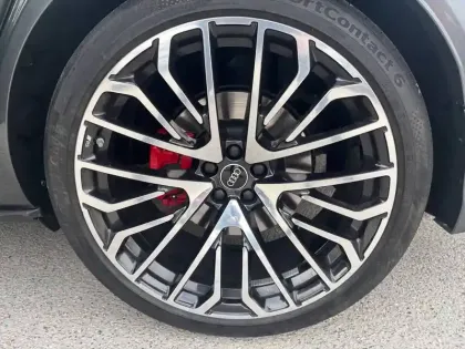 Photo 77 Audi Q8  60 TFSI e 490 Tiptronic 8 quattro