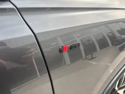 Photo 16 Audi Q8  60 TFSI e 490 Tiptronic 8 quattro