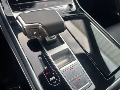 Photo 35 Audi Q8  60 TFSI e 490 Tiptronic 8 quattro