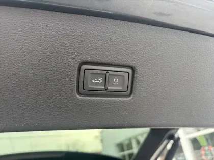 Photo 22 Audi Q8  60 TFSI e 490 Tiptronic 8 quattro