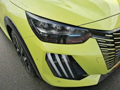 Photo 55 Peugeot 208  Hybrid 100 e-DCS6