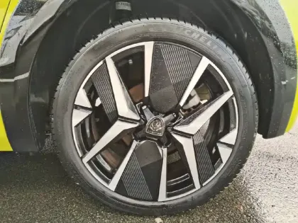 Photo 32 Peugeot 208 Gén. II Ph2 GT 5