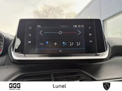 Photo 55 Peugeot 208  PureTech 100 S&S BVM6