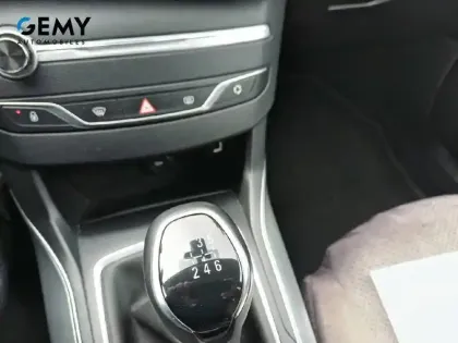 Photo 18 Peugeot 308  BlueHDi 100ch S&S BVM6