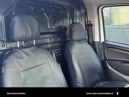 Photo 20 Fiat Doblo Gén. II Ph2 NG Pack 3