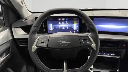 Photo 14 Opel Frontera  7 PLaces 1.2 Turbo Hybrid 145 ch e-DCT6