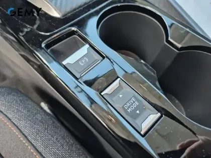 Photo 14 Peugeot 208  Electrique 54 kWh 156ch