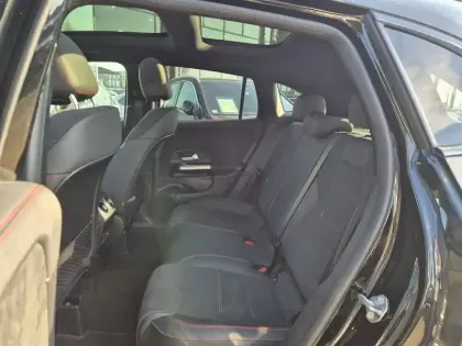 Photo 9 Mercedes GLA  200 d 8G-DCT