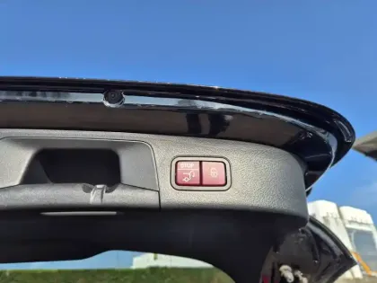 Photo 8 Mercedes GLA  200 d 8G-DCT