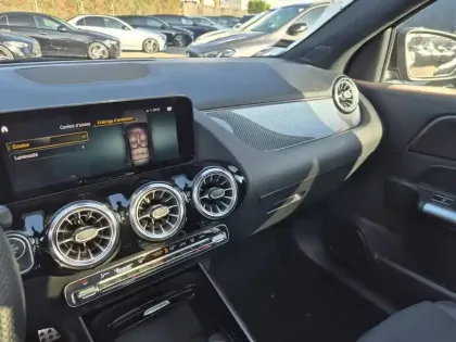 Photo 21 Mercedes GLA  200 d 8G-DCT