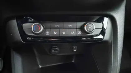 Photo 7 Opel Corsa  1.2 Turbo 100 ch BVM6