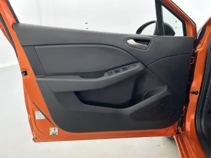Photo 39 Renault Clio  E-Tech full hybrid 145 ch GSR2