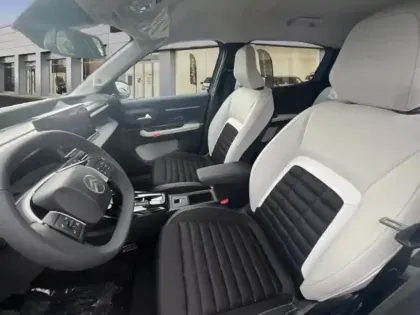 Photo 8 Citroën C3 Aircross  1.2 Hybride 145ch MAX 7 places