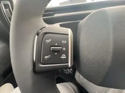 Photo 12 Citroën C3 Aircross  1.2 Hybride 145ch MAX 7 places