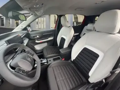 Photo 8 Citroën C3 Aircross  1.2 Hybride 145ch MAX 7 places