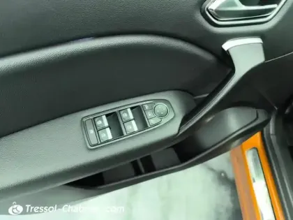 Photo 27 Renault Captur  Blue dCi 115 EDC Intens