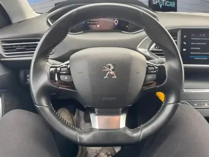 Photo 11 Peugeot 308  BlueHDi 130ch S&S BVM6 Allure