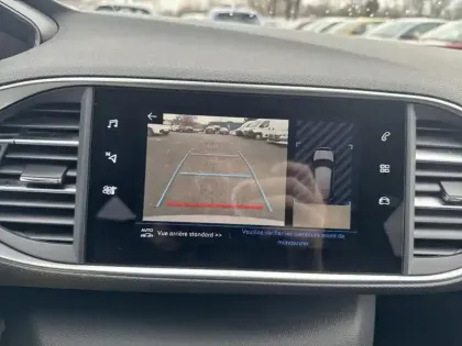 Photo 25 Peugeot 308  BlueHDi 130ch S&S BVM6 Allure