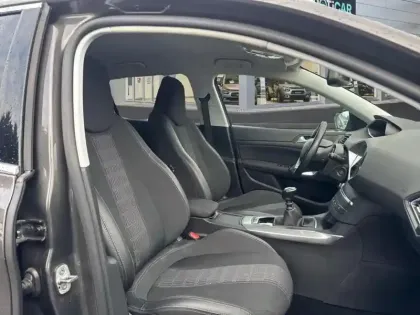 Photo 8 Peugeot 308  BlueHDi 130ch S&S BVM6 Allure