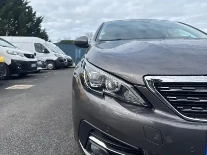 Photo 13 Peugeot 308  BlueHDi 130ch S&S BVM6 Allure