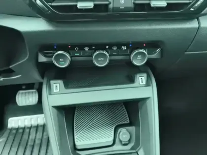 Photo 12 Citroën C4 Gén. III Ph1 C-Series 5