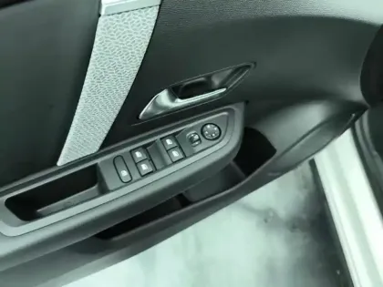 Photo 19 Citroën C4 Gén. III Ph1 C-Series 5