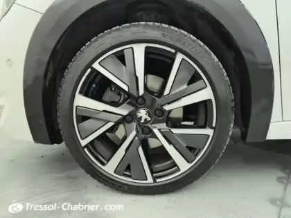 Photo 21 Peugeot 208  PureTech 130 S&S EAT8 GT Line