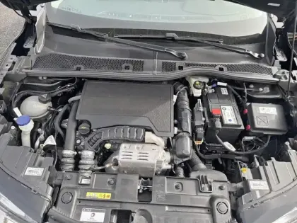 Photo 6 DS DS 3 DS3 Crossback PureTech 130 EAT8 Montmartre