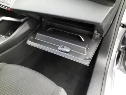 Photo 15 Peugeot 308  SW PHEV 180 e-EAT8 Active Pack