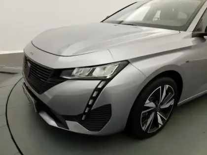 Photo 13 Peugeot 308  SW PHEV 180 e-EAT8 Active Pack