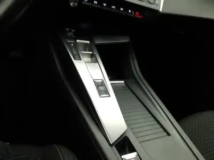 Photo 19 Peugeot 308  SW PHEV 180 e-EAT8 Active Pack