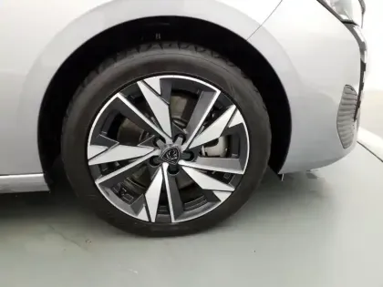 Photo 14 Peugeot 308  SW PHEV 180 e-EAT8 Active Pack