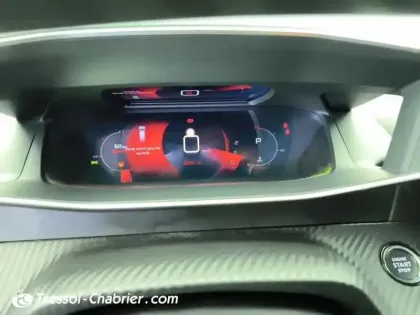 Photo 13 Peugeot 2008  PureTech 130 S&S EAT8 Allure