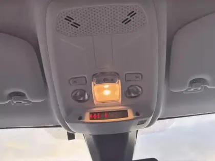 Photo 24 Peugeot 208  BlueHDi 100 S&S BVM6 Like