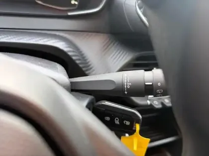 Photo 17 Peugeot 208  BlueHDi 100 S&S BVM6 Like