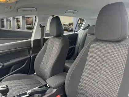 Photo 24 Peugeot 308  BlueHDi 130ch S&S BVM6 Active Business