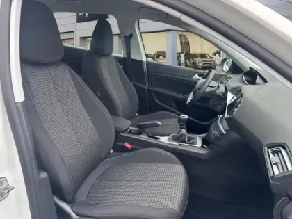 Photo 8 Peugeot 308  BlueHDi 130ch S&S BVM6 Active Business