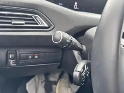 Photo 16 Peugeot 308  BlueHDi 130ch S&S BVM6 Active Business