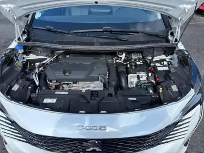Photo 6 Peugeot 3008  Hybrid 225 e-EAT8 Allure Pack