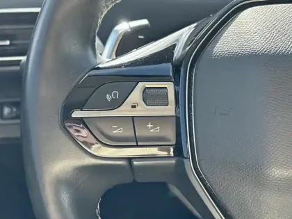 Photo 18 Peugeot 3008  Hybrid 225 e-EAT8 Allure Pack